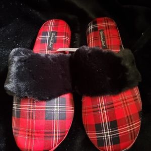 Victoria secret Slippers Size M (7/8)